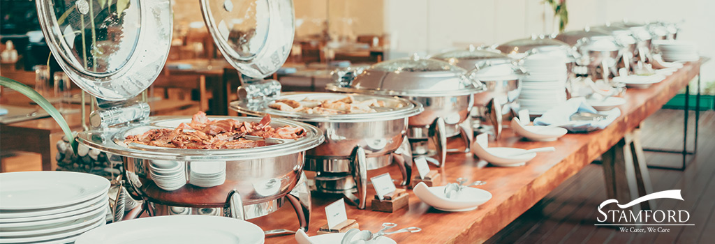 Why You Should Opt For A Food Catering Service For Your House Party