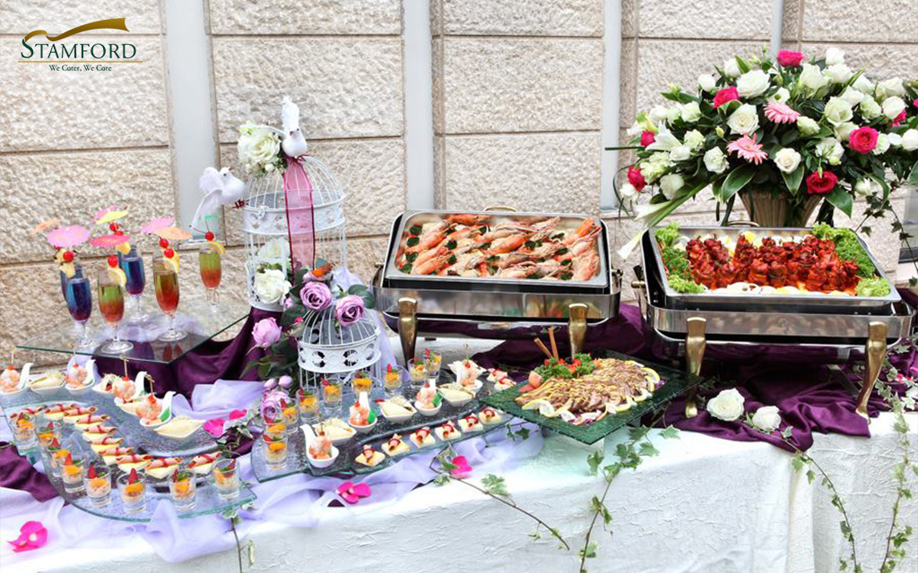 A Cocktail-style wedding reception