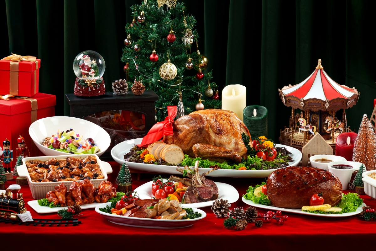 Merry Moments Around the Table: Why Christmas Catering Makes Hosting So Much Easier